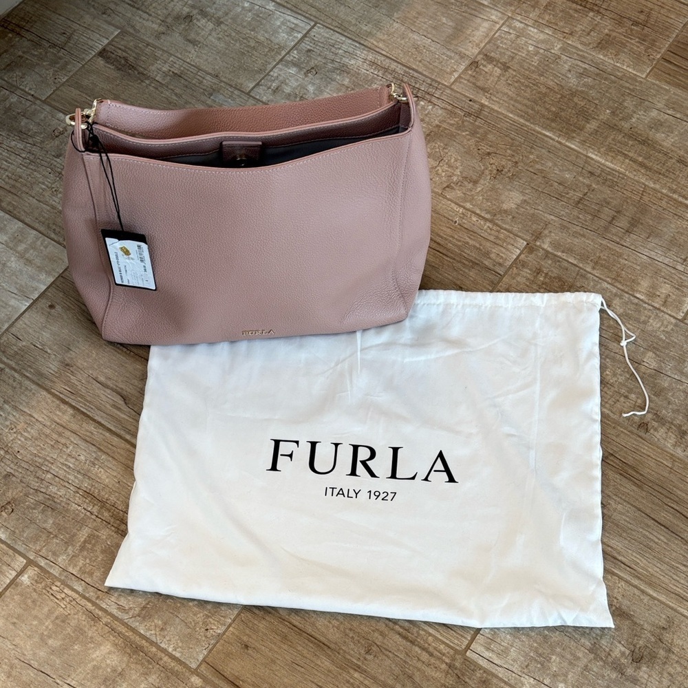 Furla Grace medium bag in a light pink. Comes with Dustbag. NWT - Picture 1 of 4